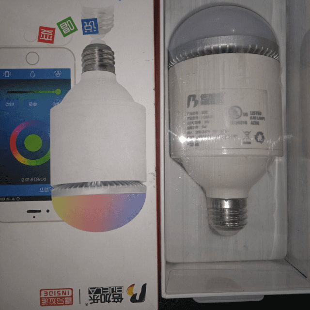 Bluetooth speaker bulb