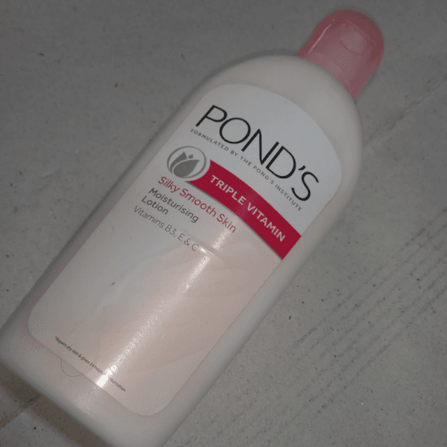Ponds Moisturing lotion 100ml